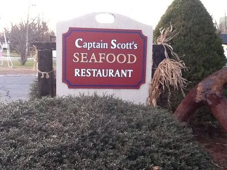 Captain Scott’s Restaurant sign